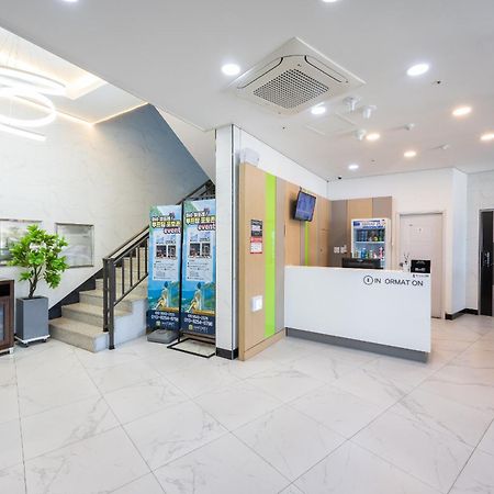Yeosu View Foret Pension Екстер'єр фото