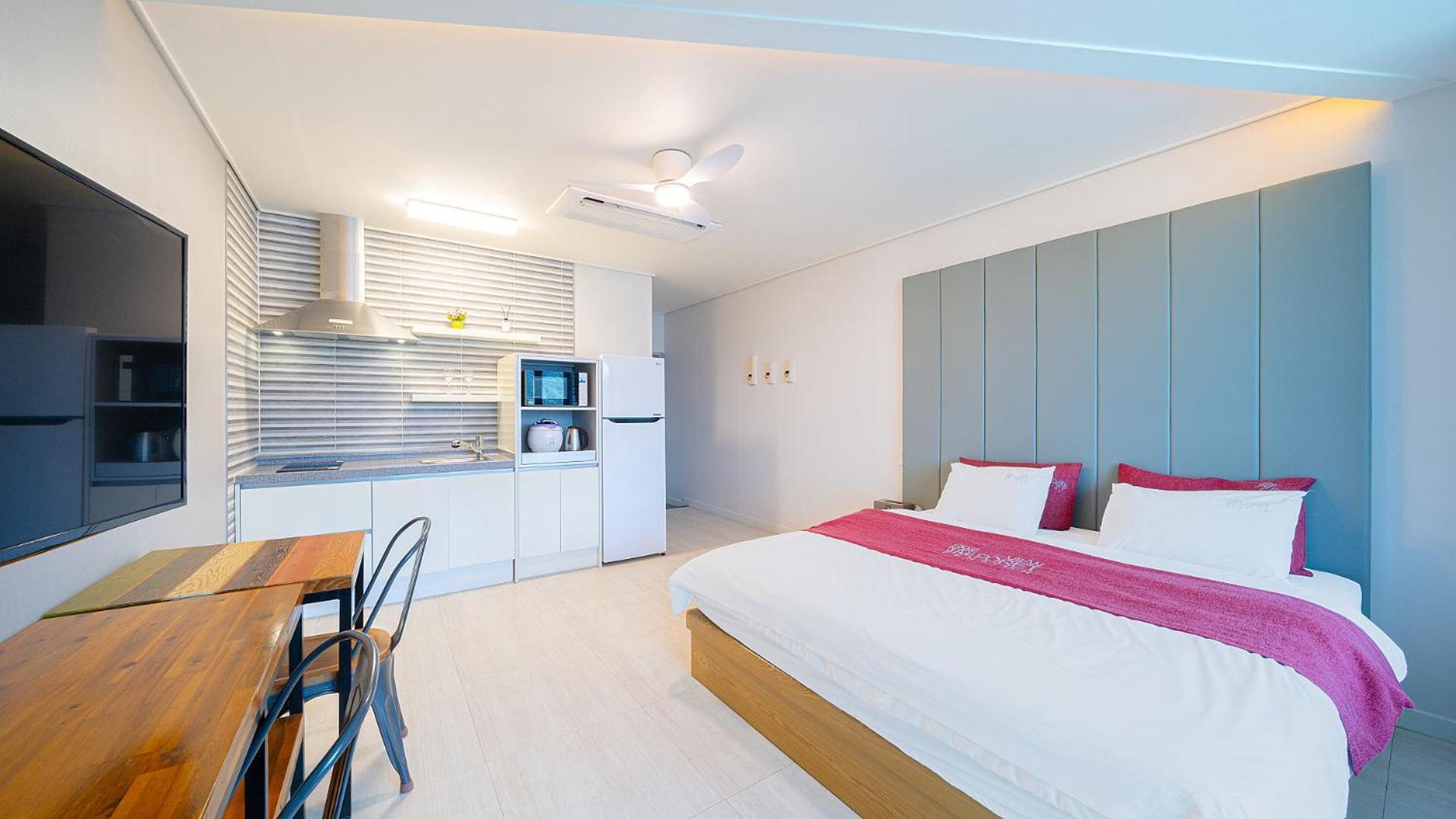 Yeosu View Foret Pension Екстер'єр фото