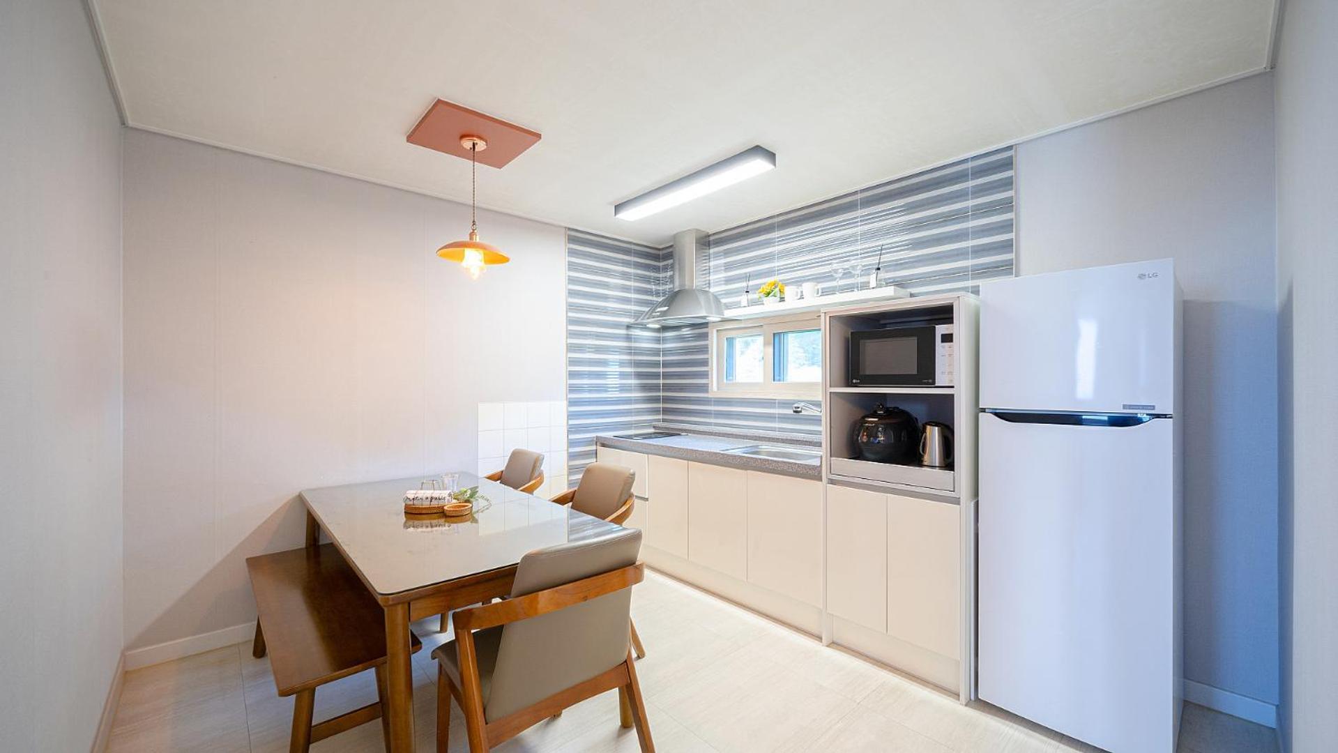 Yeosu View Foret Pension Екстер'єр фото