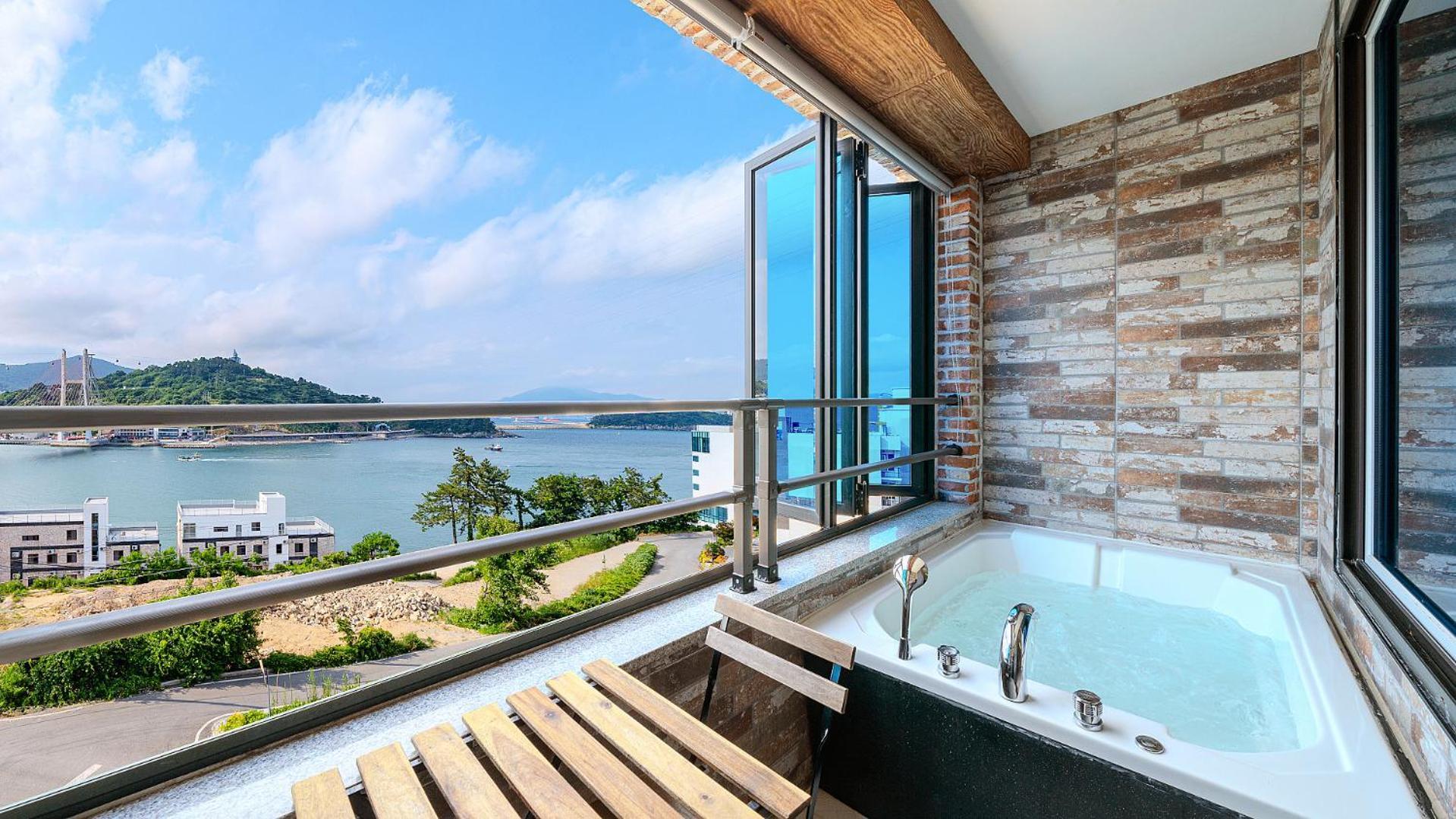 Yeosu View Foret Pension Екстер'єр фото